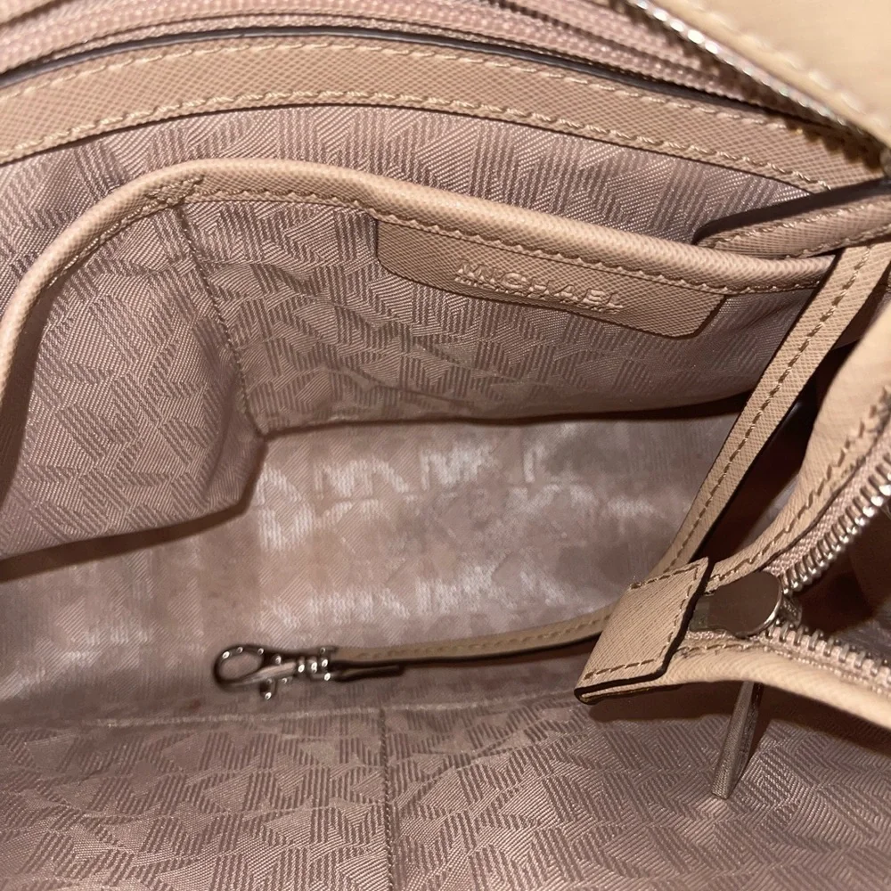 Michael Kors BRIDGETTE LEATHER‎ CROSSBODY BAG - Picture 13 of 16
